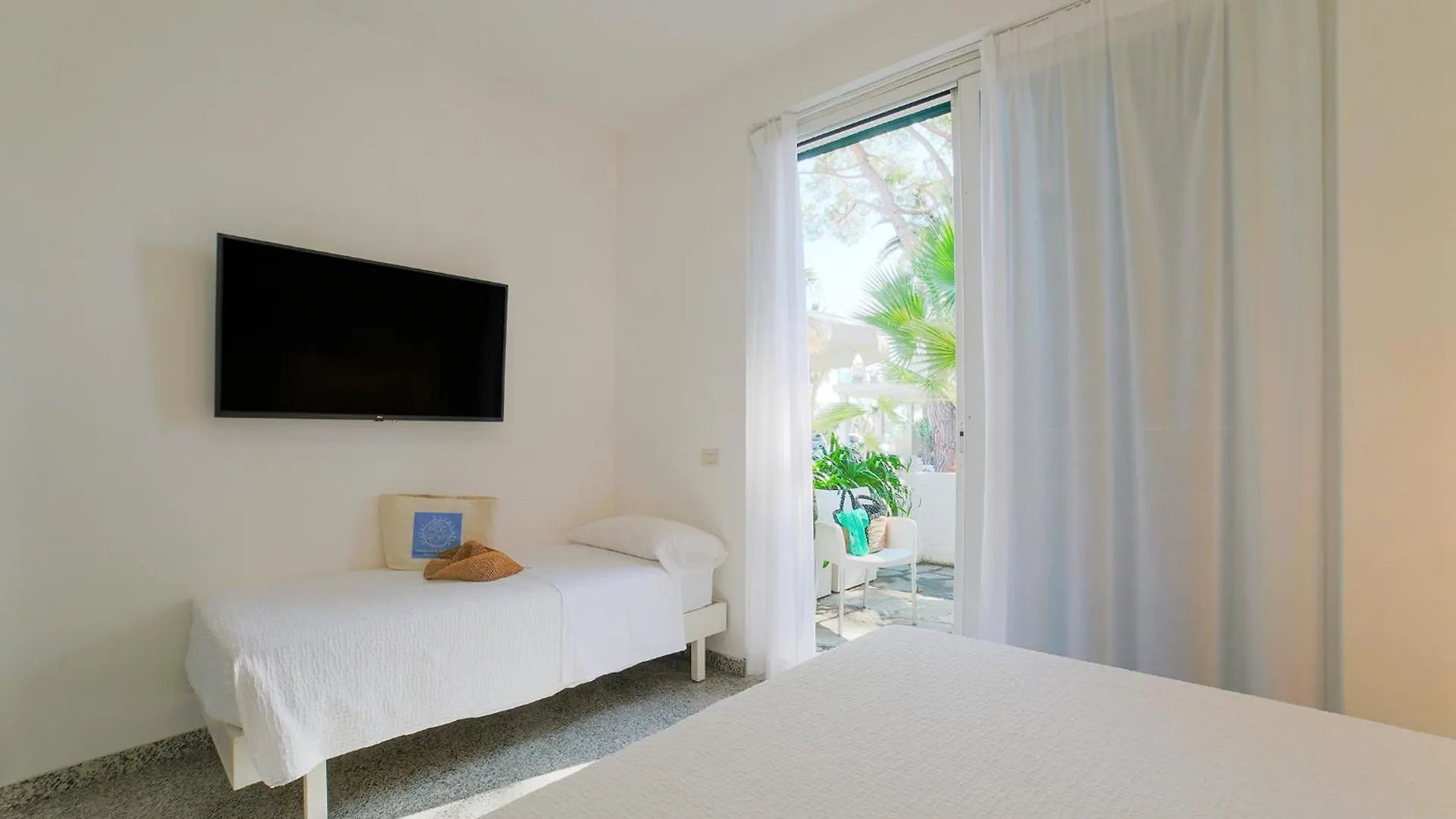 Hotel Caravelle Thalasso & Wellness Diano Marina 4*,
