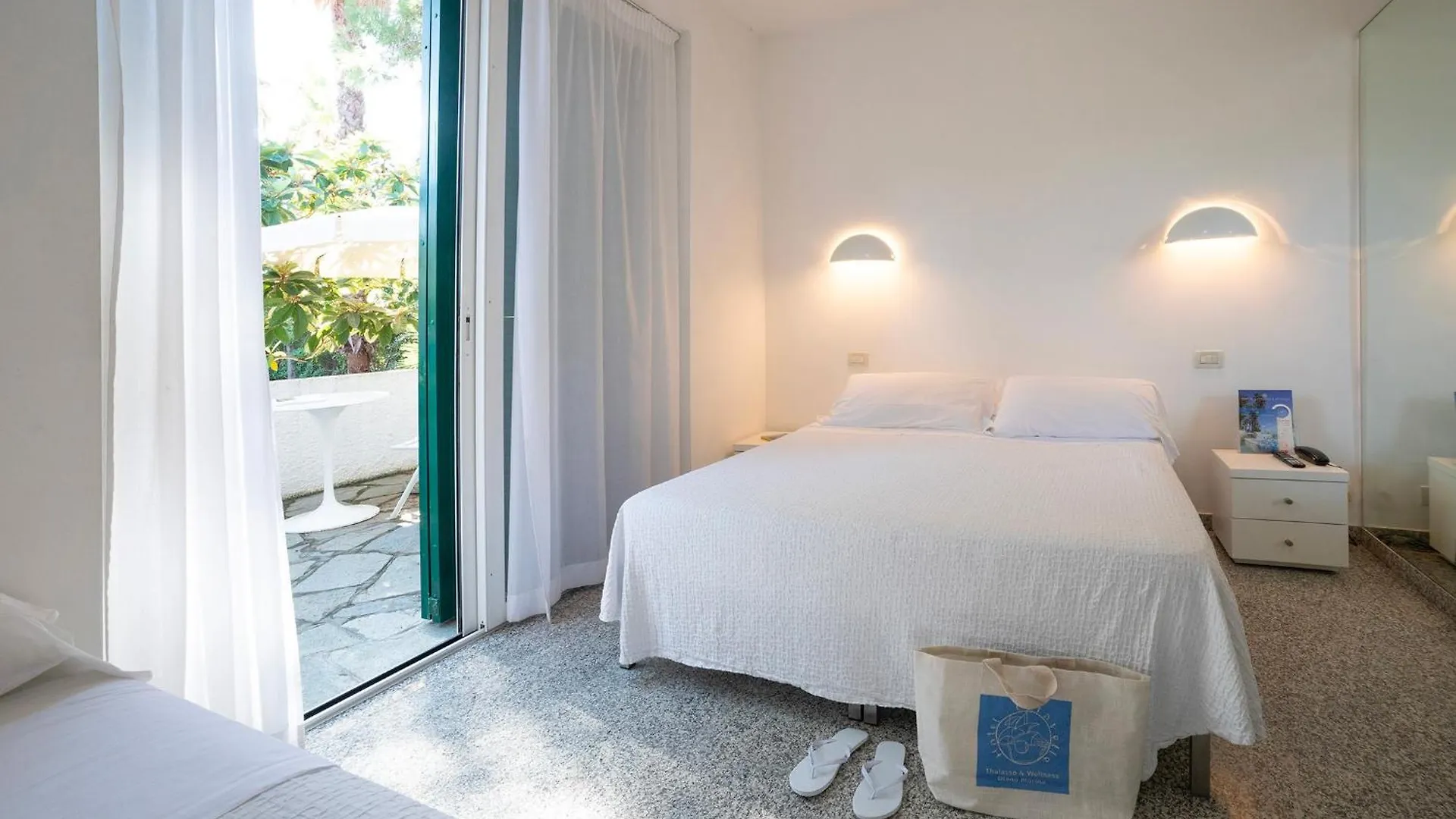 Hotel Caravelle Thalasso & Wellness 디아노마리나 4*,